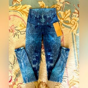 NWT Niyama Sol Circuit Barefoot Legging Size S